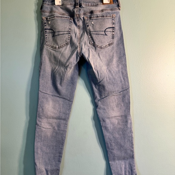 American Eagle, distressed jegging, size 8 short . - Picture 2 of 7